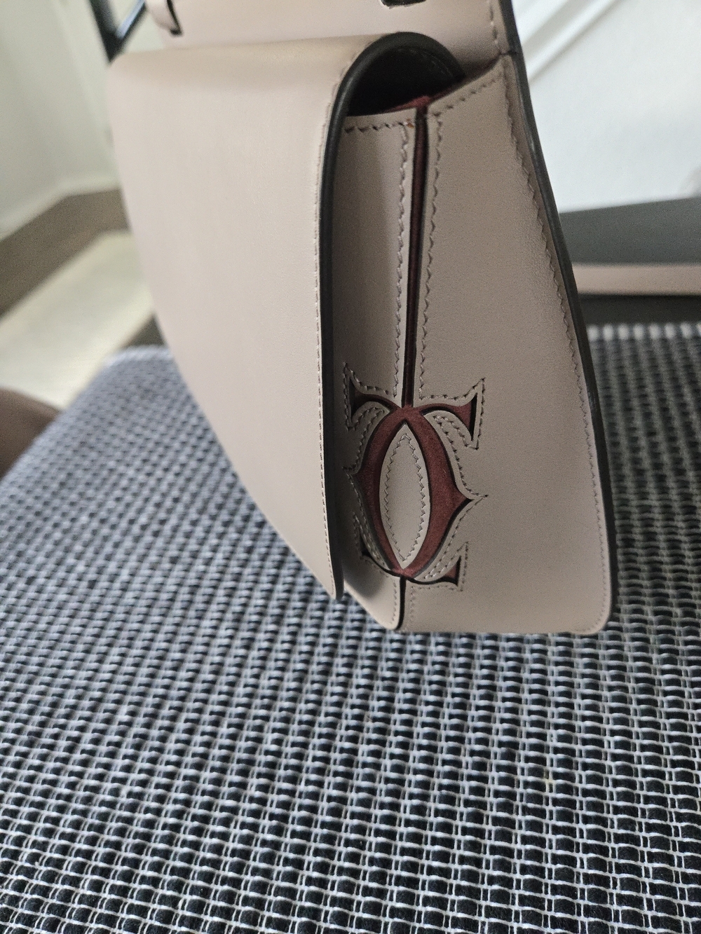 Cartier Must de Cartier C Crossbody Bag Beige Gray w/ Dust Bag & Card EUC - Picture 11 of 17